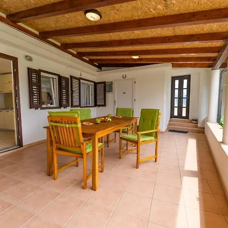 7963b Apartment *
